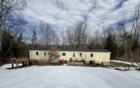 36 Springfield Road Winn ME 04495