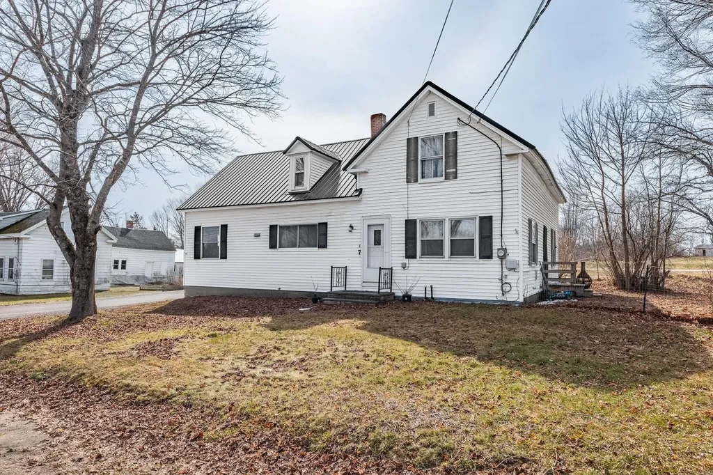 7 Wing Road Levant ME 04456
