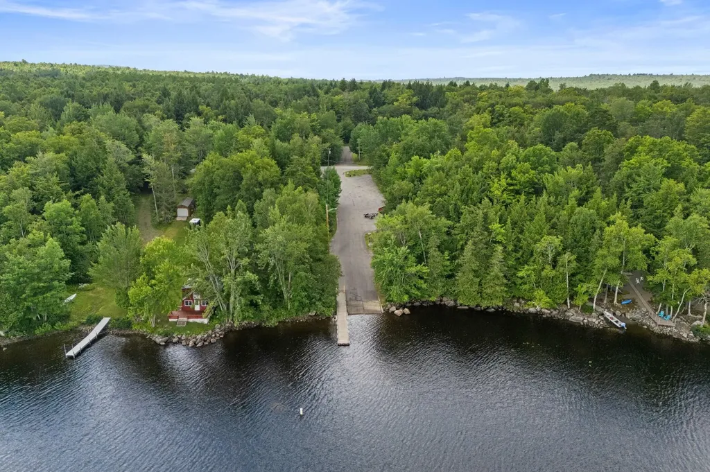 113 Bunker Lane Hartland ME 04943