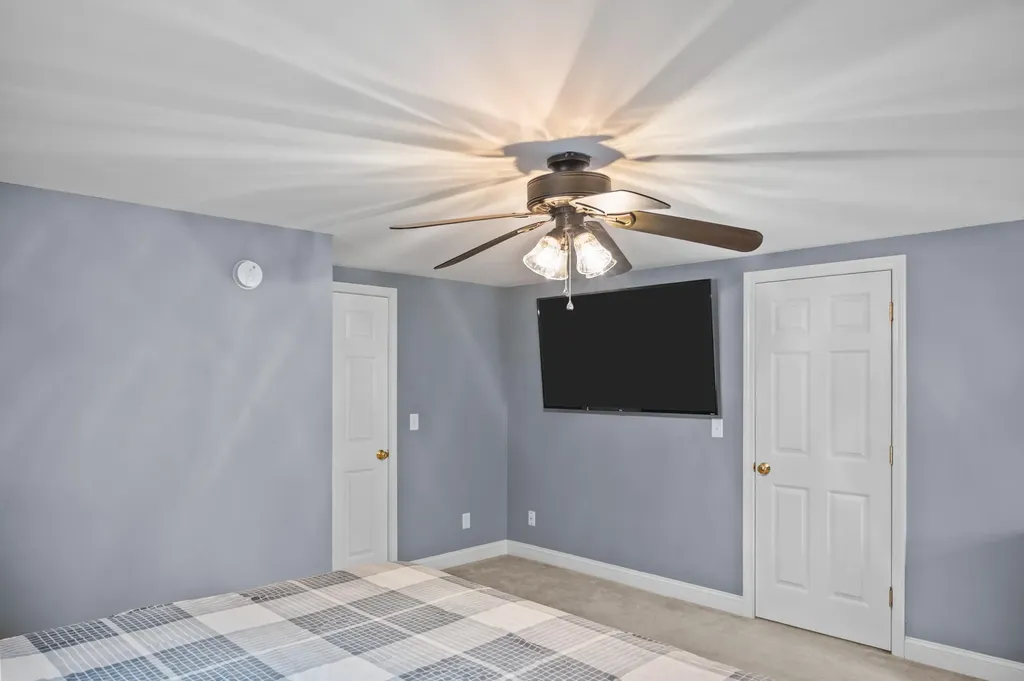 184 King Hill Road Naples ME 04055