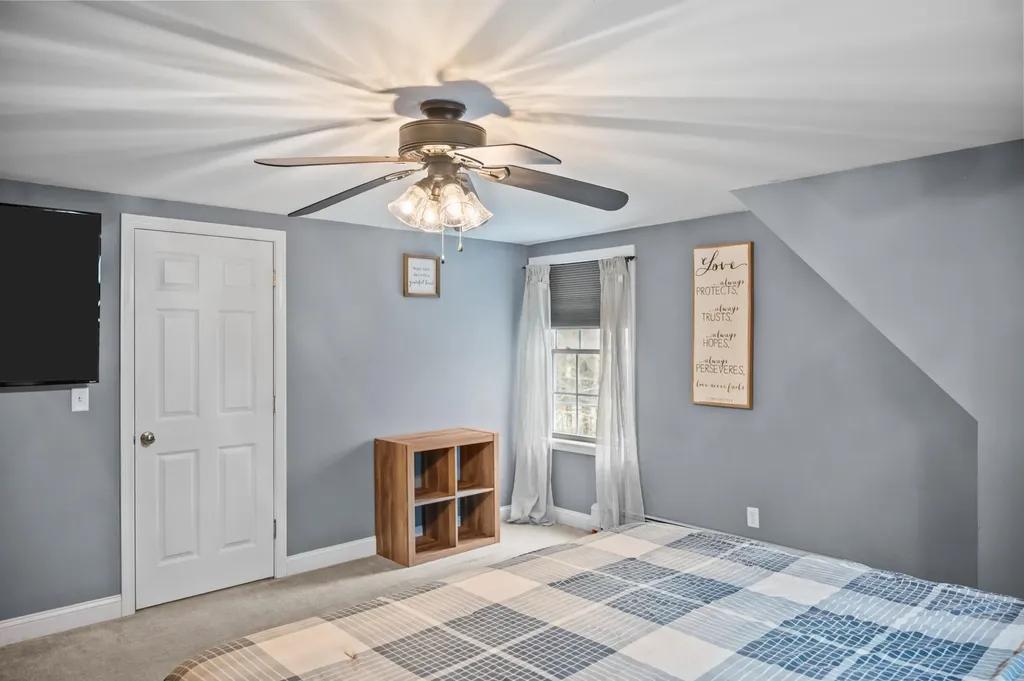 184 King Hill Road Naples ME 04055