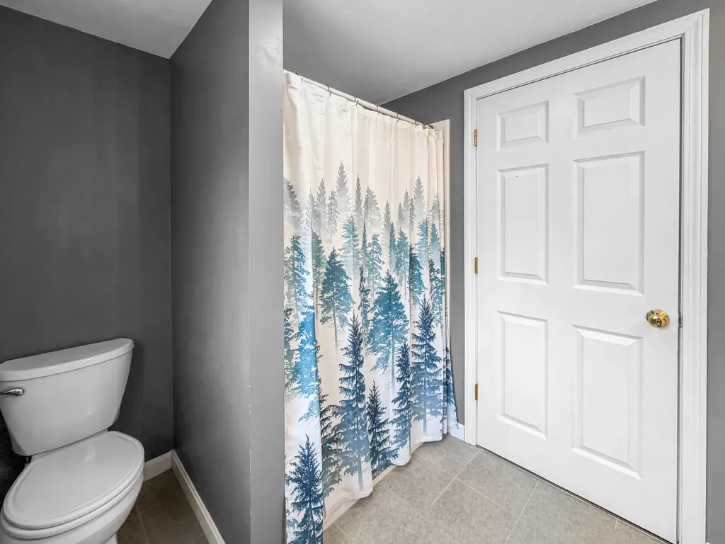 184 King Hill Road Naples ME 04055