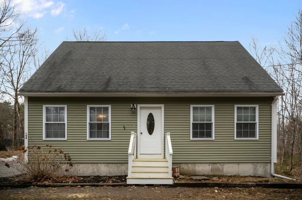184 King Hill Road Naples ME 04055