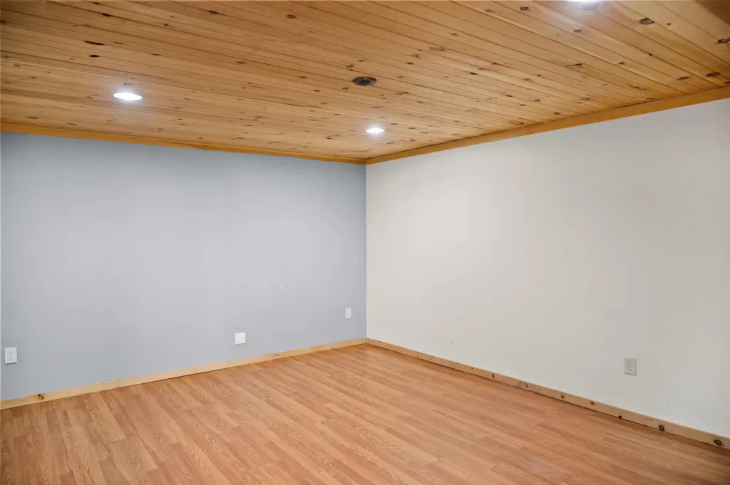 184 King Hill Road Naples ME 04055