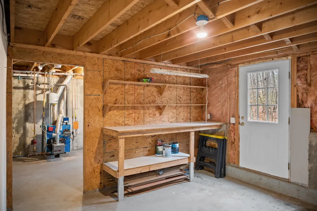 184 King Hill Road Naples ME 04055