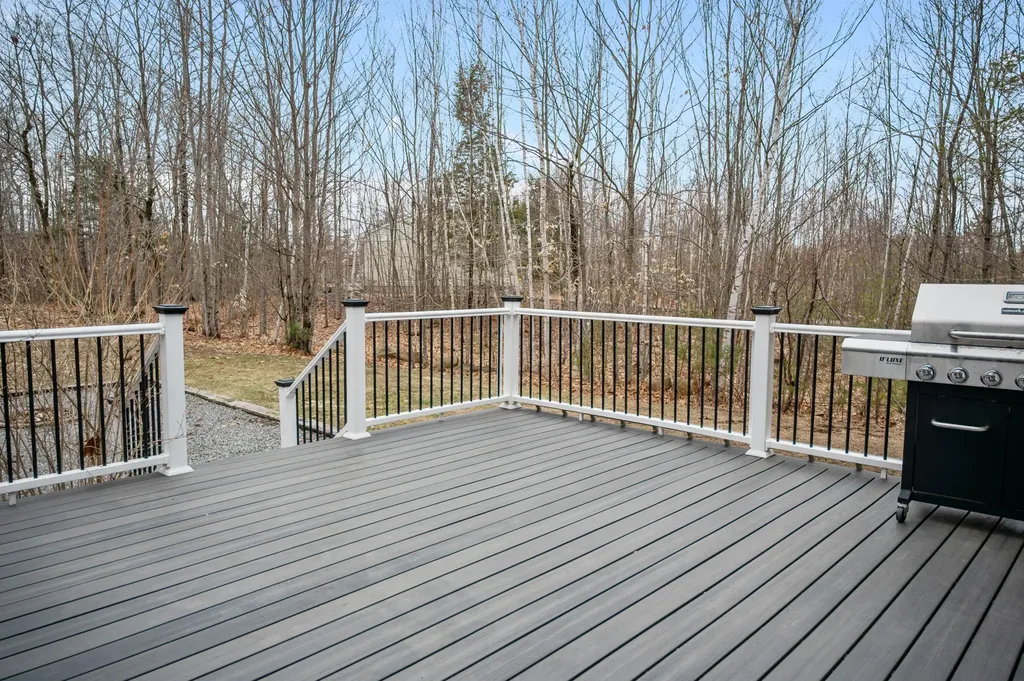 184 King Hill Road Naples ME 04055