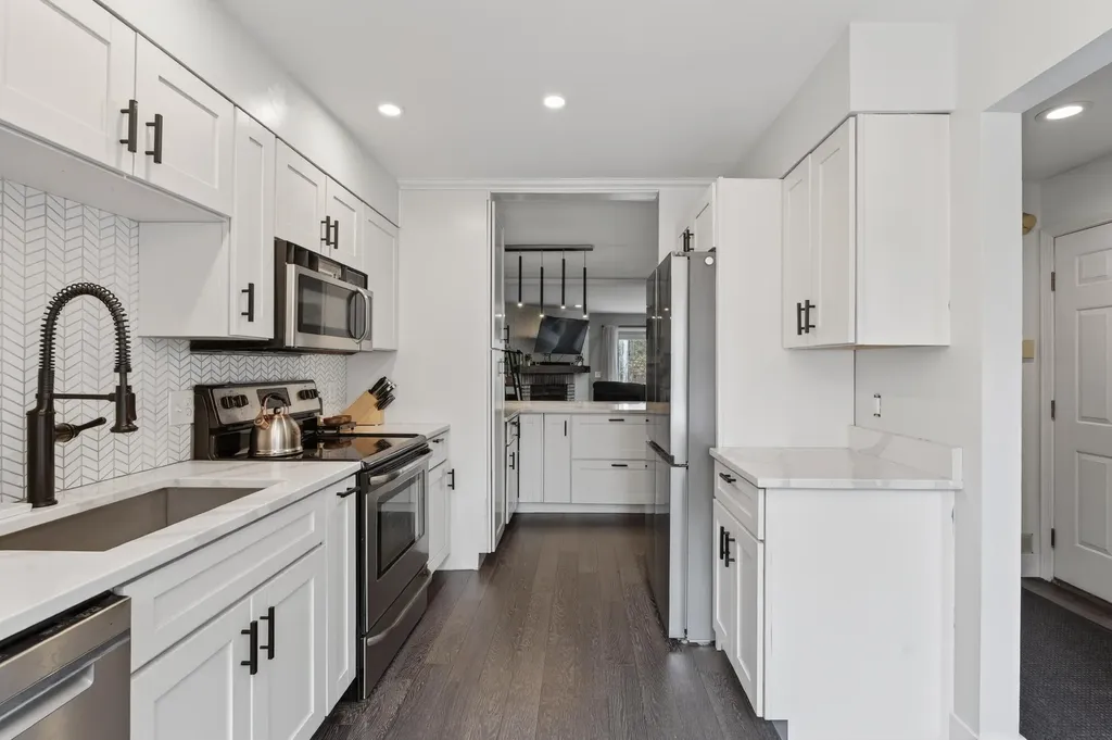10 Cresfield Terrace Portland ME 04103
