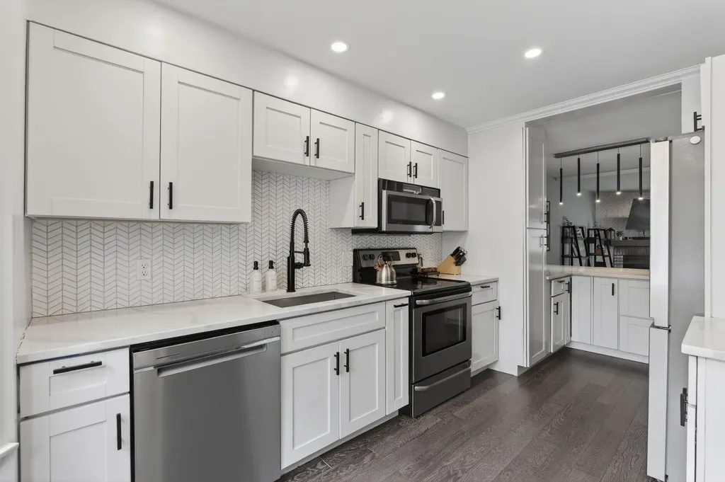 10 Cresfield Terrace Portland ME 04103