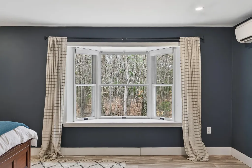 10 Cresfield Terrace Portland ME 04103
