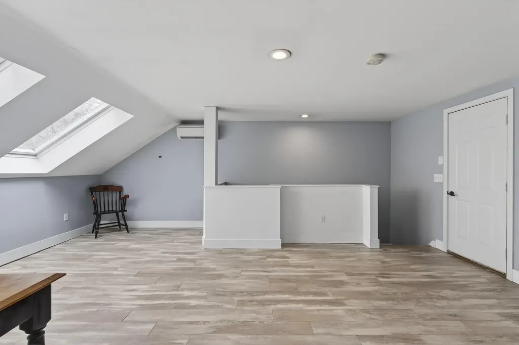 10 Cresfield Terrace Portland ME 04103