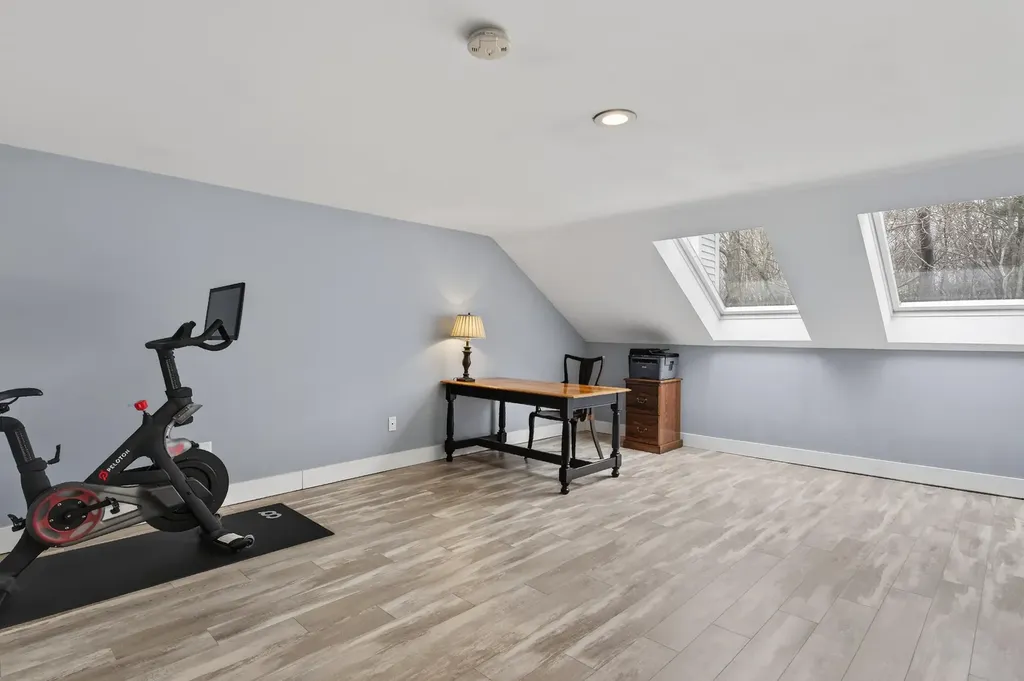 10 Cresfield Terrace Portland ME 04103