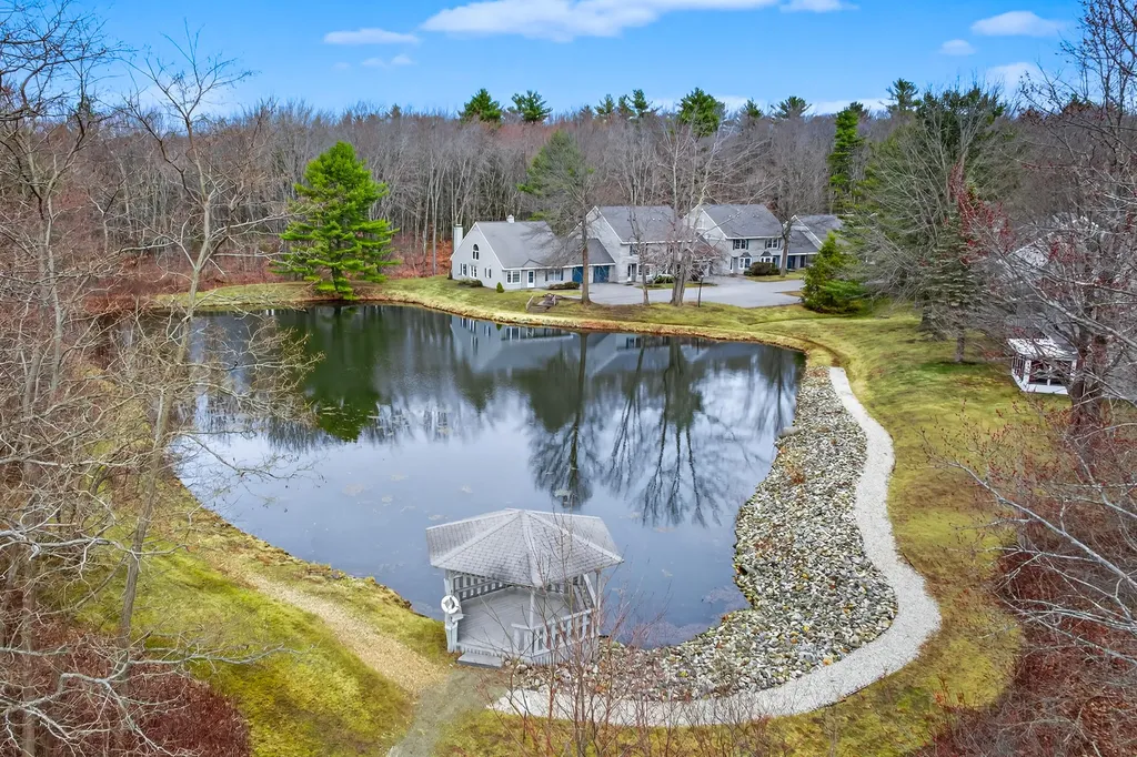 10 Cresfield Terrace Portland ME 04103