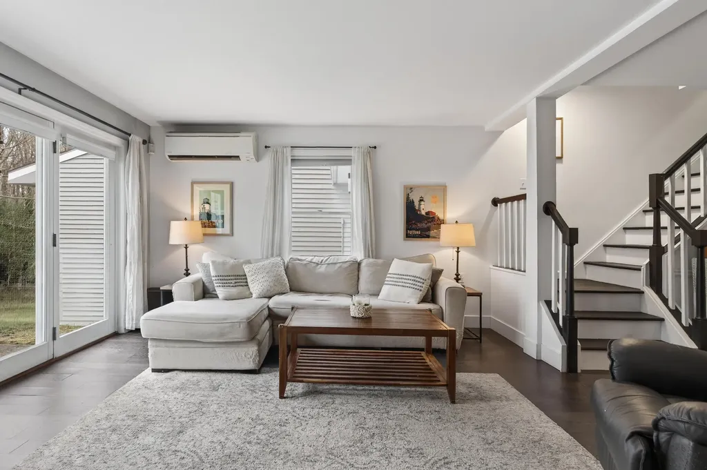10 Cresfield Terrace Portland ME 04103