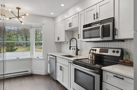 10 Cresfield Terrace Portland ME 04103