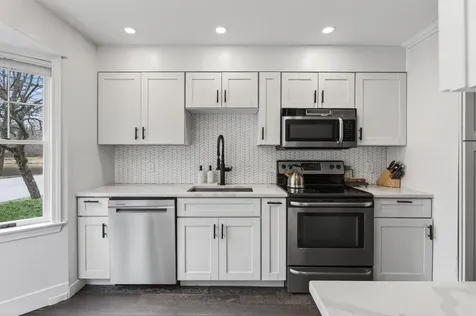 10 Cresfield Terrace Portland ME 04103