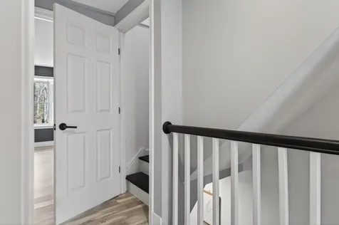 10 Cresfield Terrace Portland ME 04103