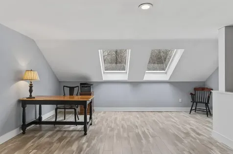 10 Cresfield Terrace Portland ME 04103