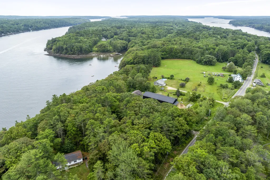 124 Main Road Westport Island ME 04578