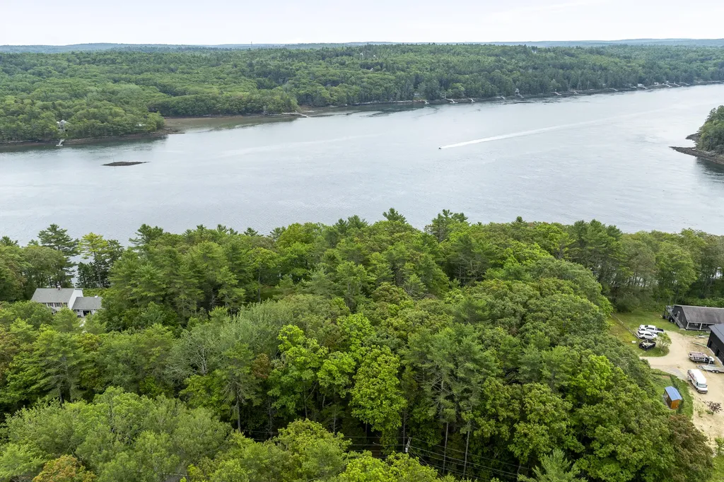 124 Main Road Westport Island ME 04578