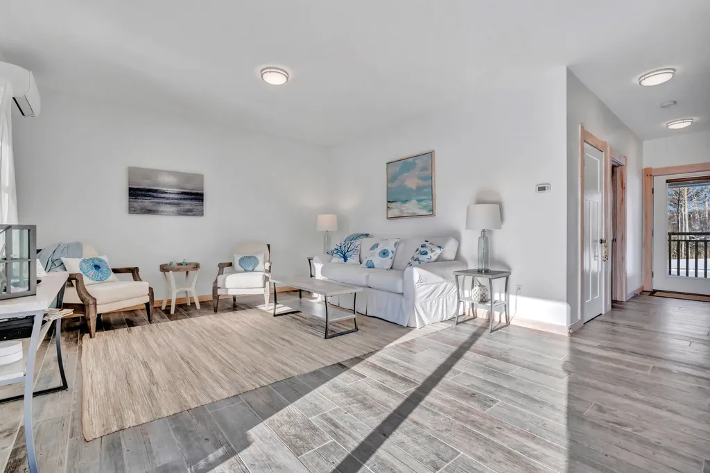 19 Crescent Beach Road Owls Head ME 04854