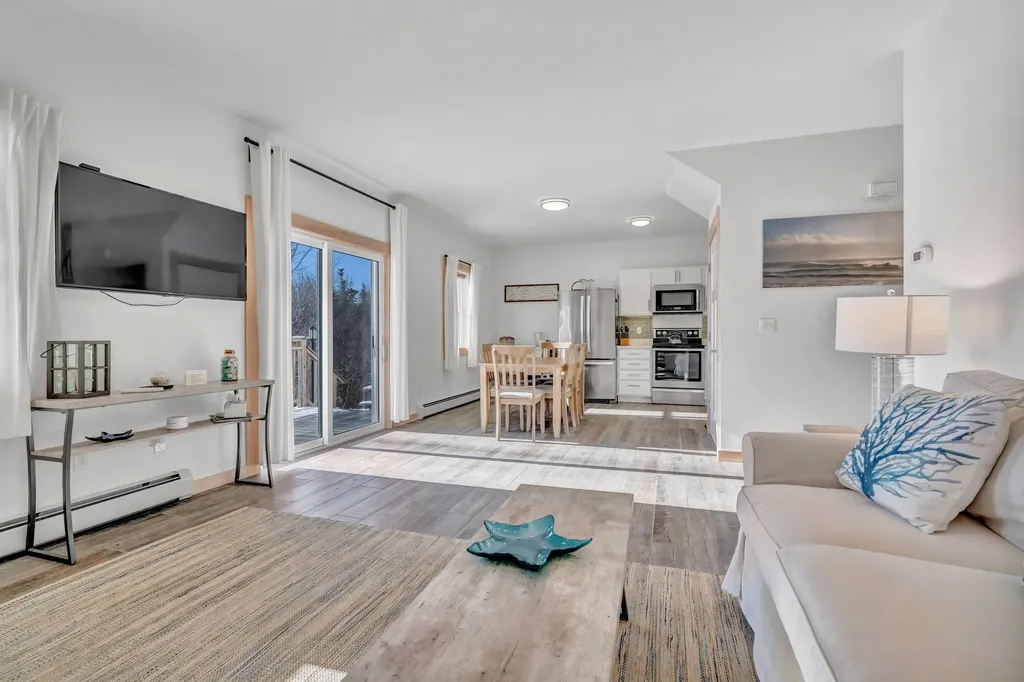 19 Crescent Beach Road Owls Head ME 04854