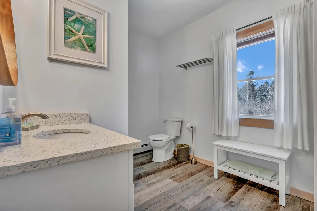 19 Crescent Beach Road Owls Head ME 04854