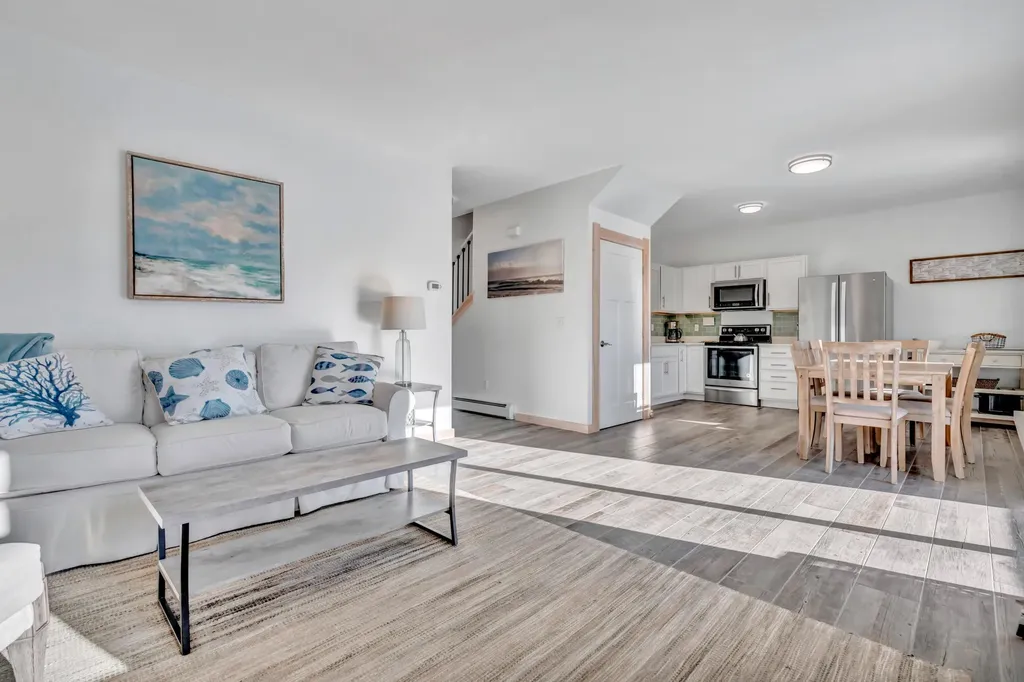 19 Crescent Beach Road Owls Head ME 04854