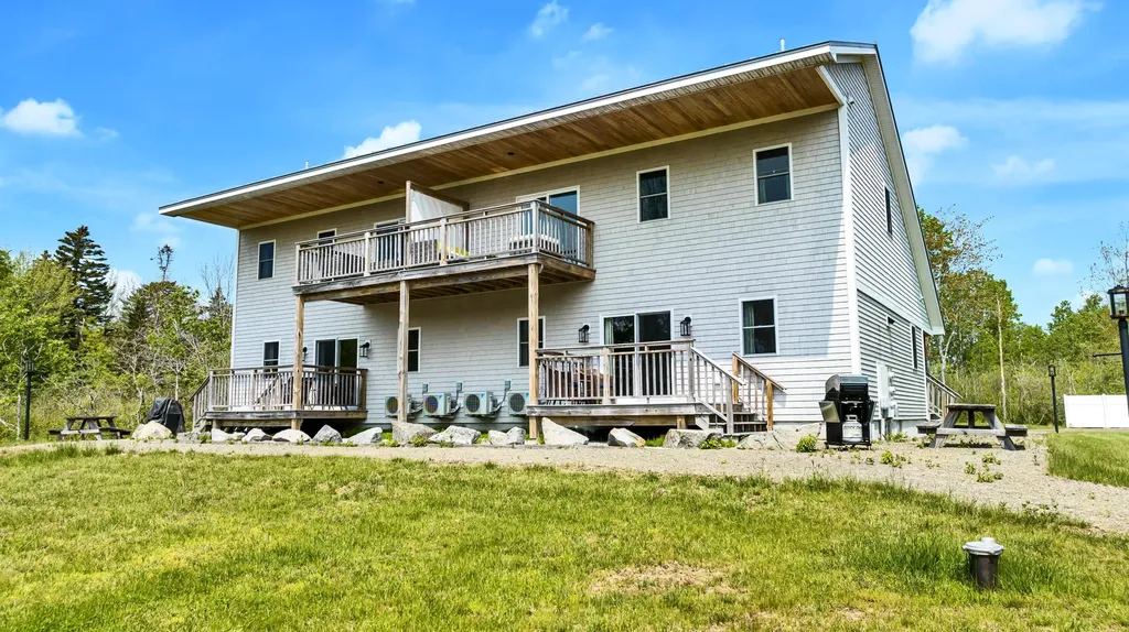 19 Crescent Beach Road Owls Head ME 04854