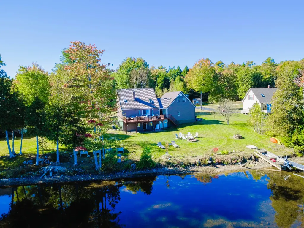 24 Autumn Lane Lincoln ME 04457