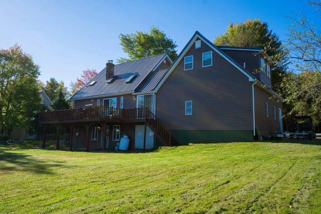 24 Autumn Lane Lincoln ME 04457