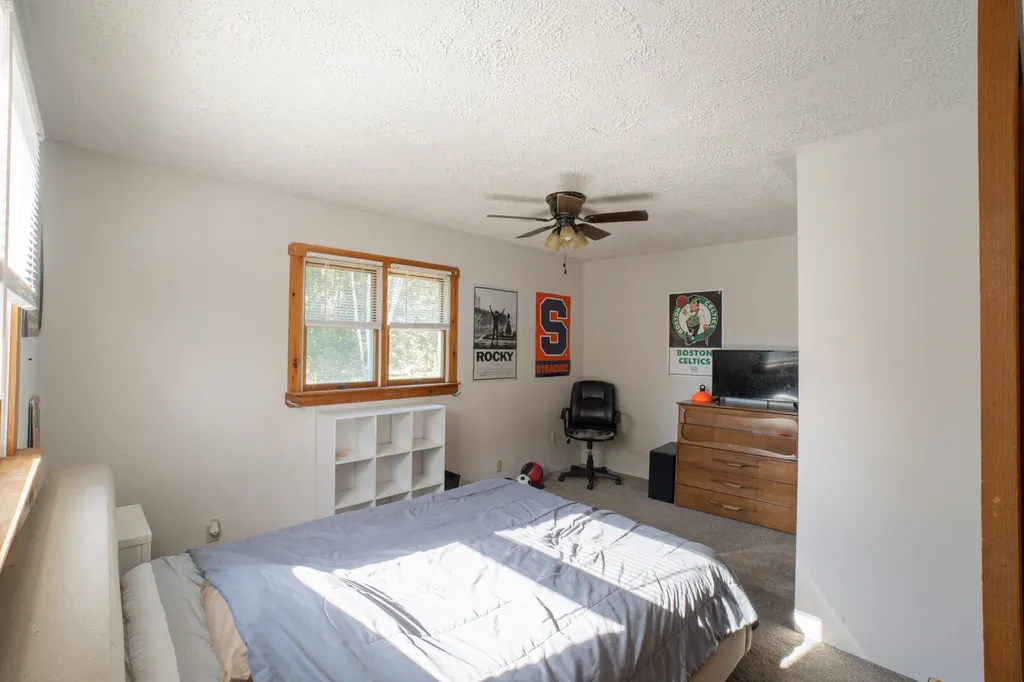 24 Autumn Lane Lincoln ME 04457