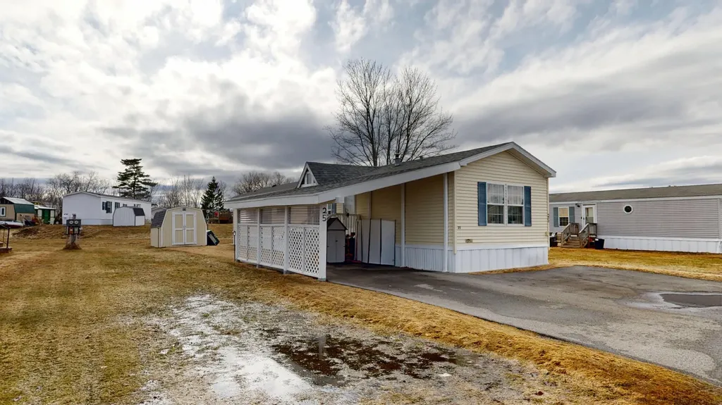 25 Sarah Avenue Lewiston ME 04240