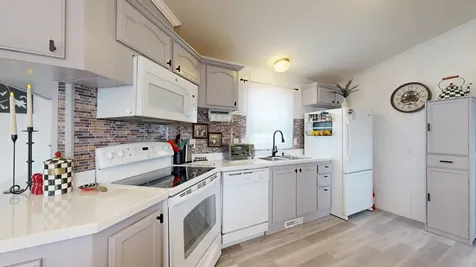 25 Sarah Avenue Lewiston ME 04240