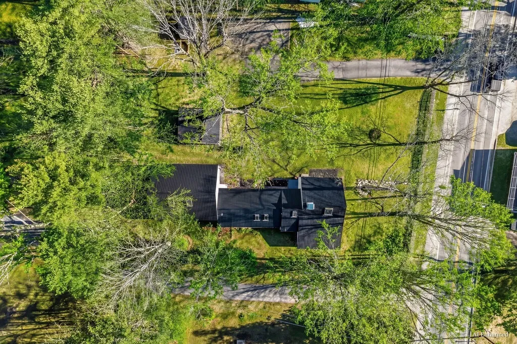 37 Main Street Raymond ME 04071