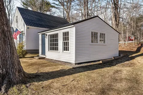 37 Main Street Raymond ME 04071