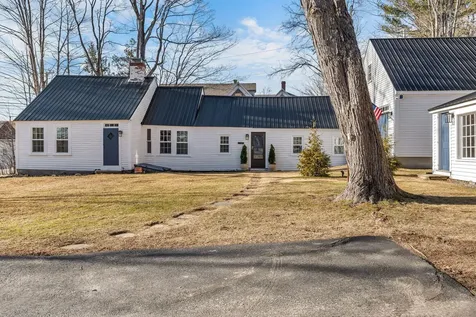 37 Main Street Raymond ME 04071