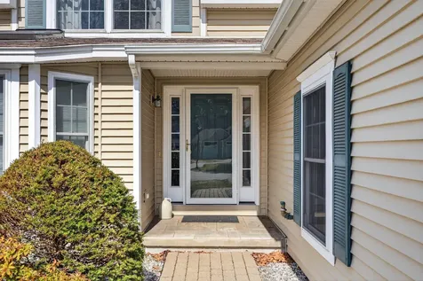63 Shiretowne Common Drive Kennebunk ME 04043