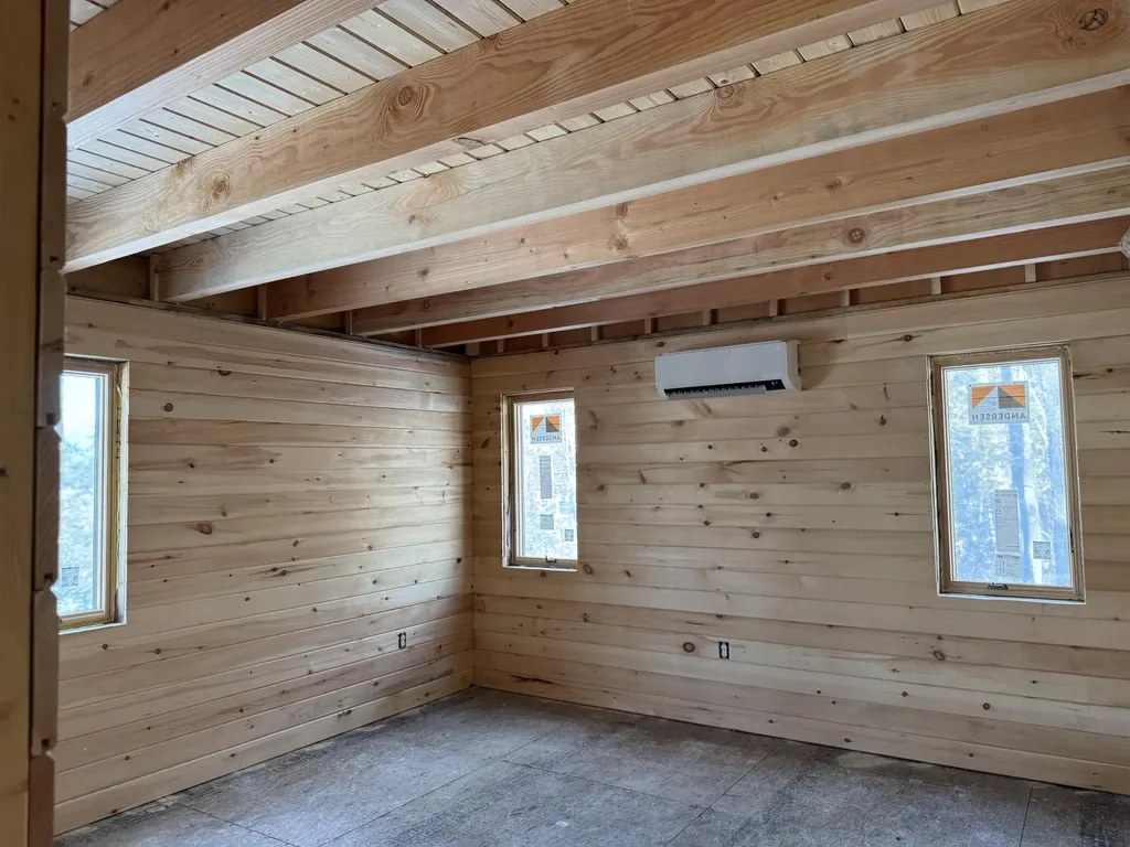 886 Middle Road Dresden ME 04342