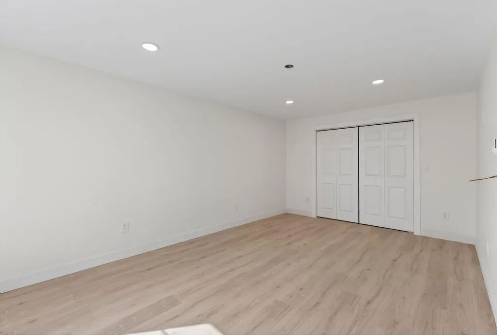 33 Pinecrest Lane Pittston ME 04345