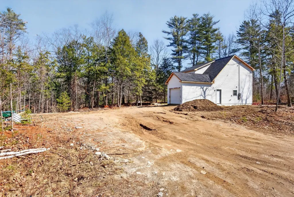 33 Pinecrest Lane Pittston ME 04345