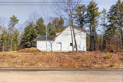 33 Pinecrest Lane Pittston ME 04345
