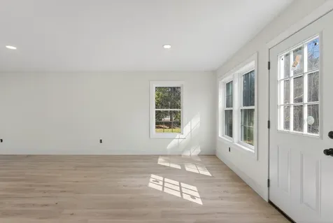 33 Pinecrest Lane Pittston ME 04345