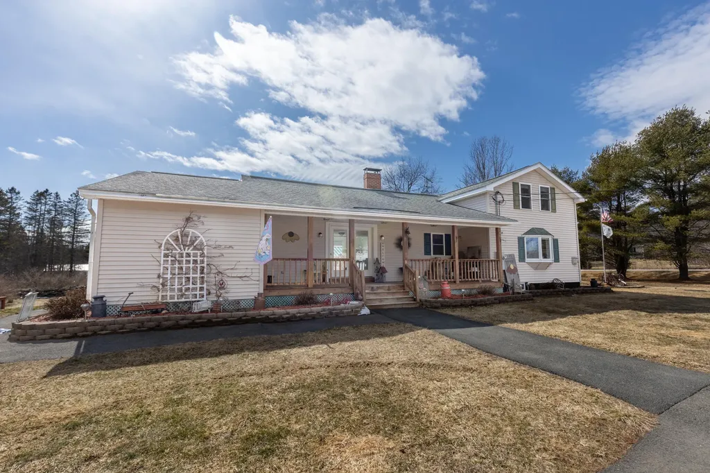 18 Hodgdon Road Levant ME 04456