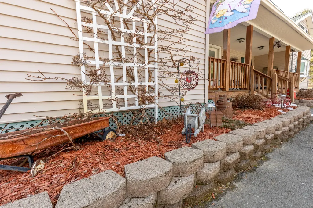 18 Hodgdon Road Levant ME 04456
