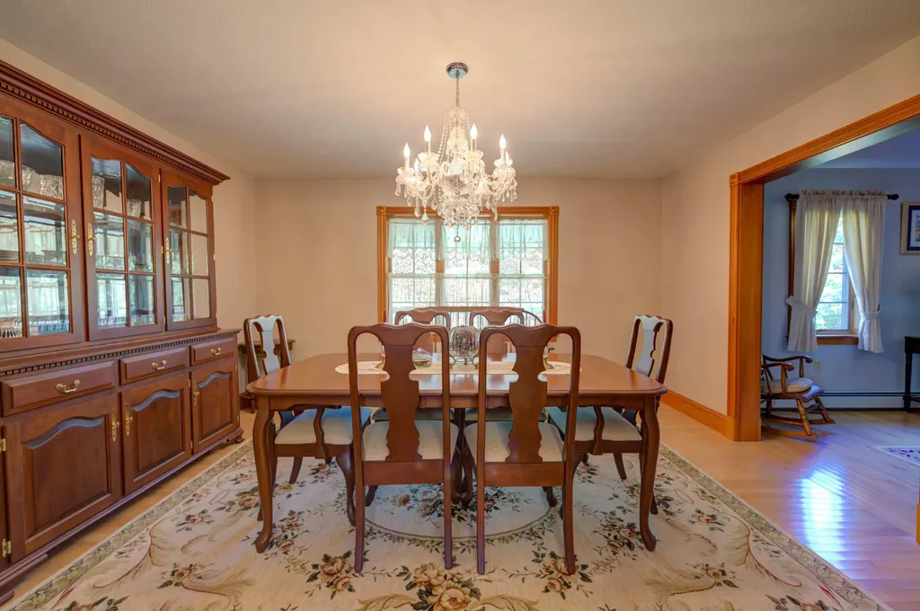 81 Madison Drive Naples ME 04055