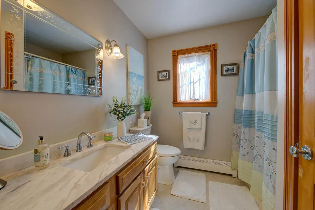 81 Madison Drive Naples ME 04055