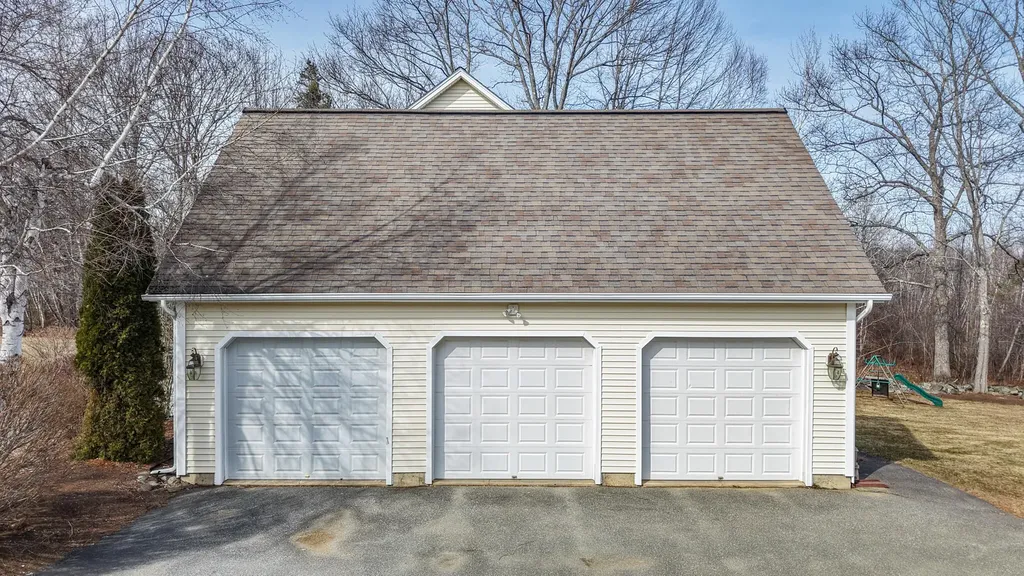 27 Town Farm Road Hampden ME 04444