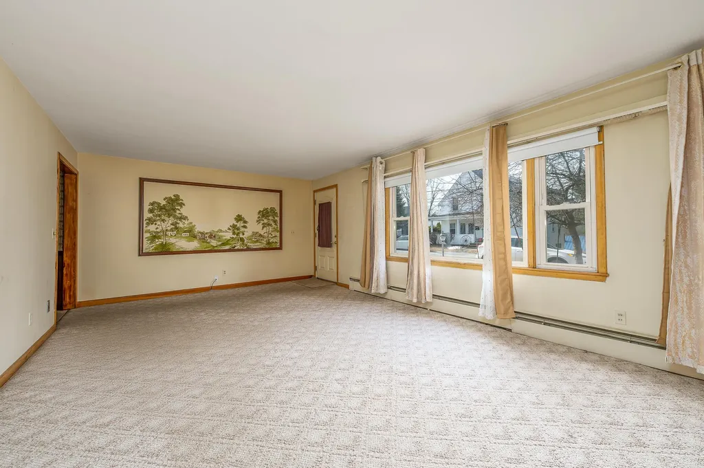 24 Highland Avenue Lewiston ME 04240
