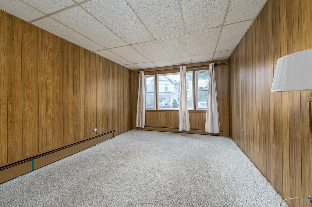 24 Highland Avenue Lewiston ME 04240