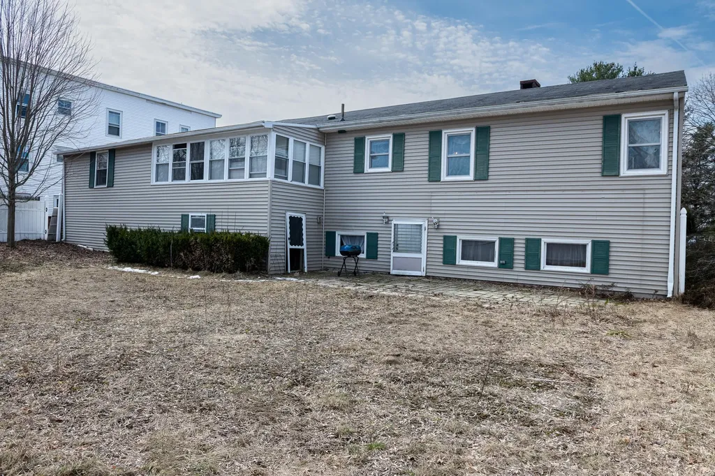 24 Highland Avenue Lewiston ME 04240